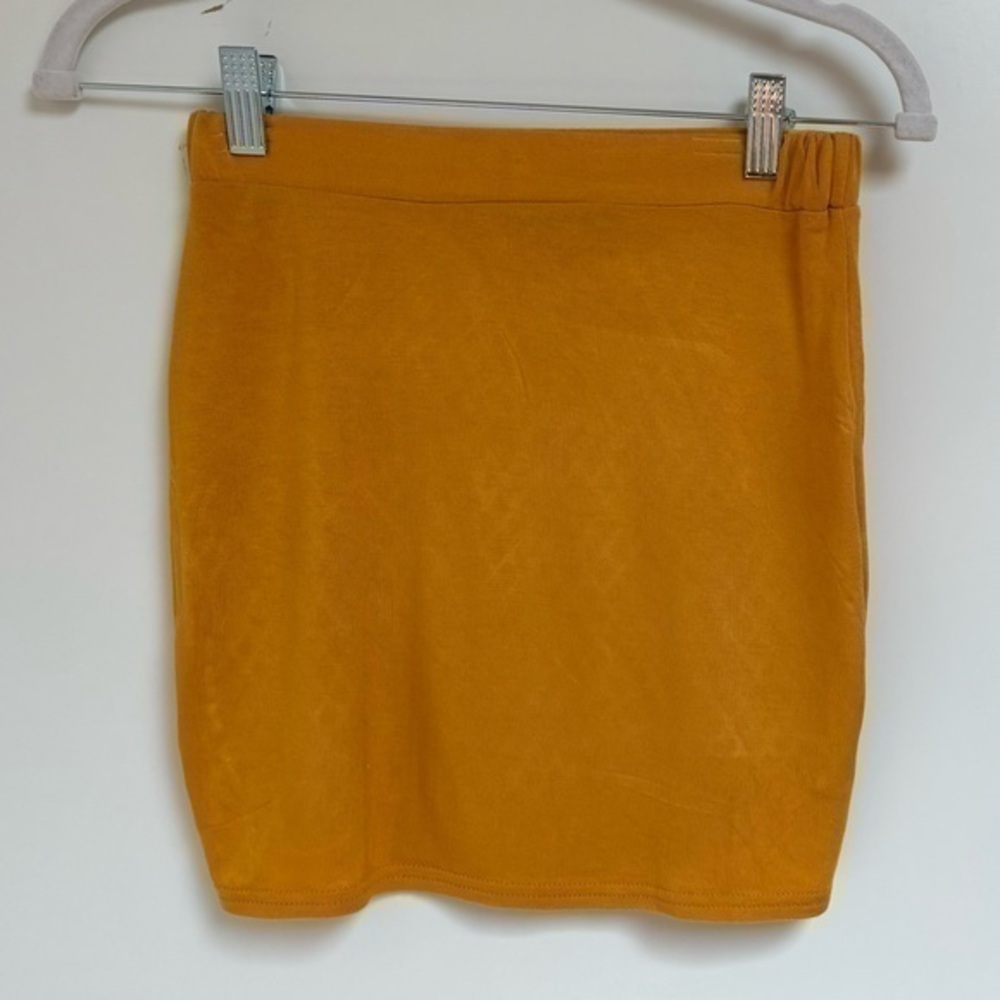 BOOHOO soft mustard mini skirt